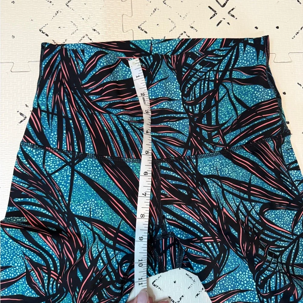 NWOT Lululemon Wunder‎ Under Pant (Hi-Rise) Palm Lace Tofino Teal Multi